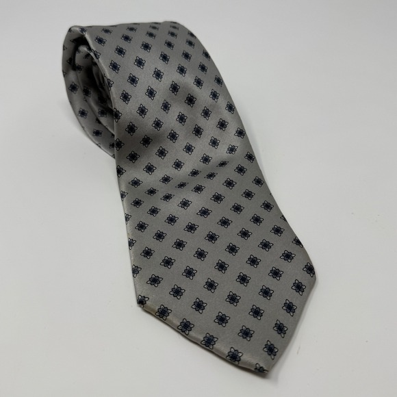 Lord & Taylor Other - Lord & Taylor Mens Silk Tie Silver Floral Medallion Made in USA Printed in Italy